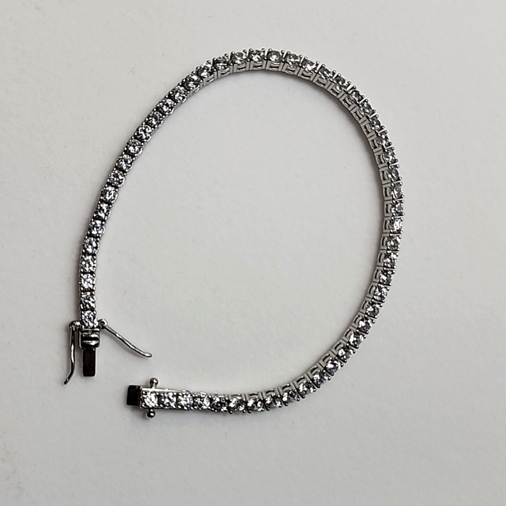 .925 silver tennis bracelet 😍